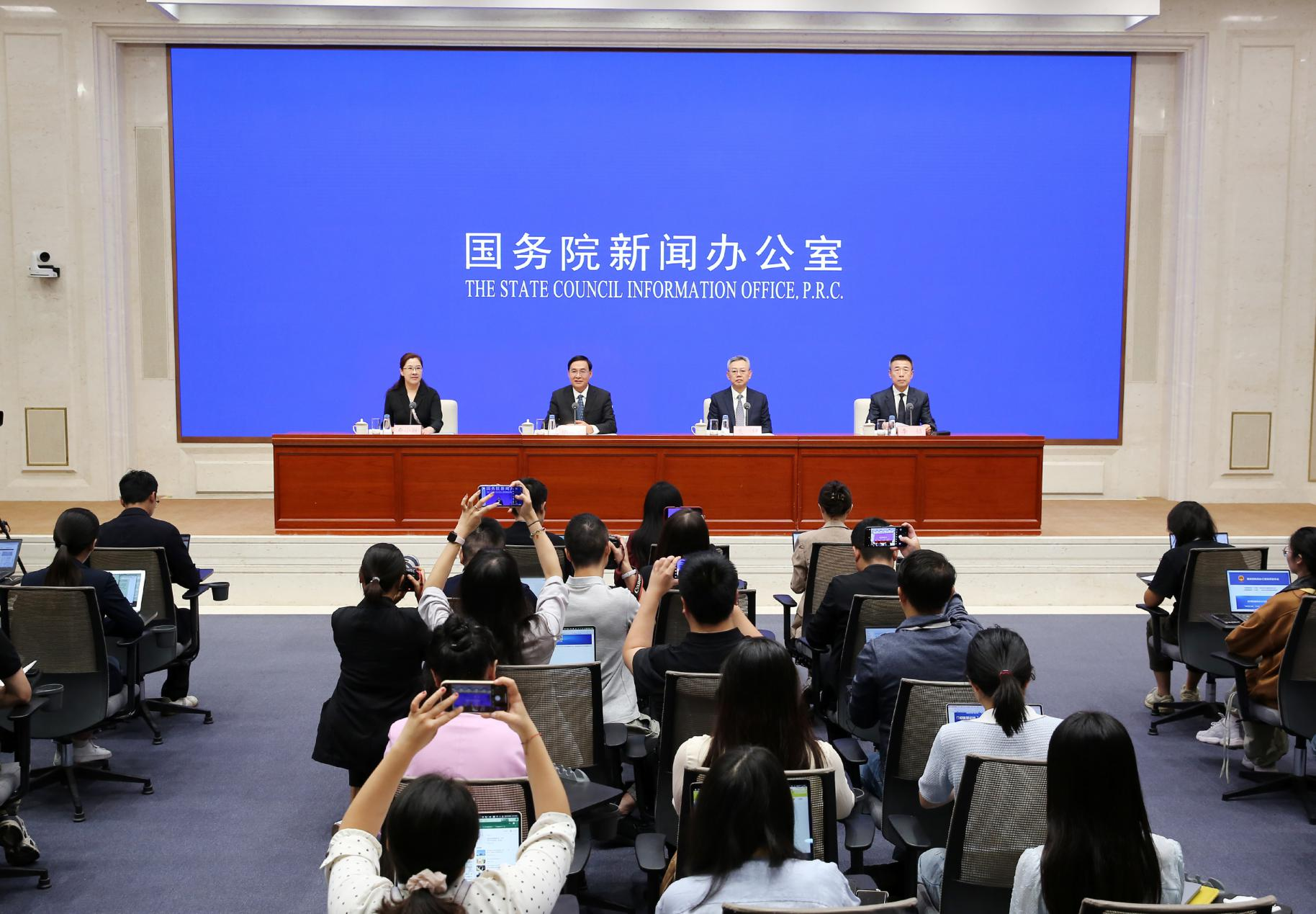 张玉卓、、、国资、、、央企、、、国资委、、、书记、、、主任、、、国企、、、企业刷新